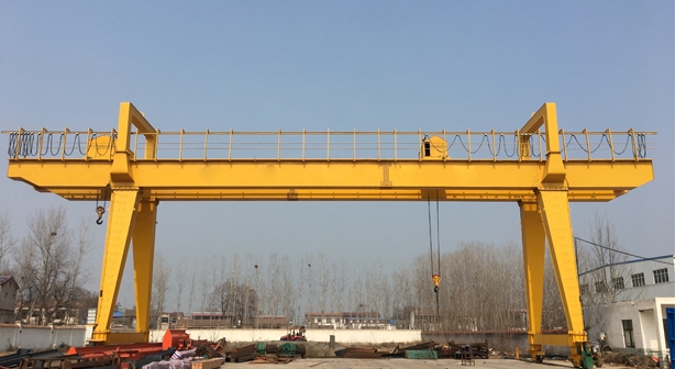 double-girder-rail-mounted-gantry-crane
