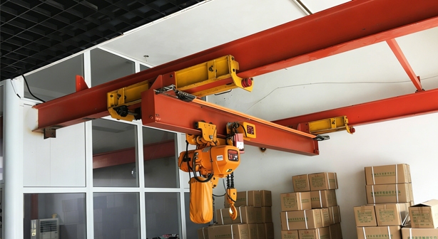 under-hung-bridge-crane